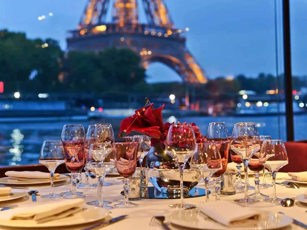 Paris river seine dinner cruise - Paris Whatsup